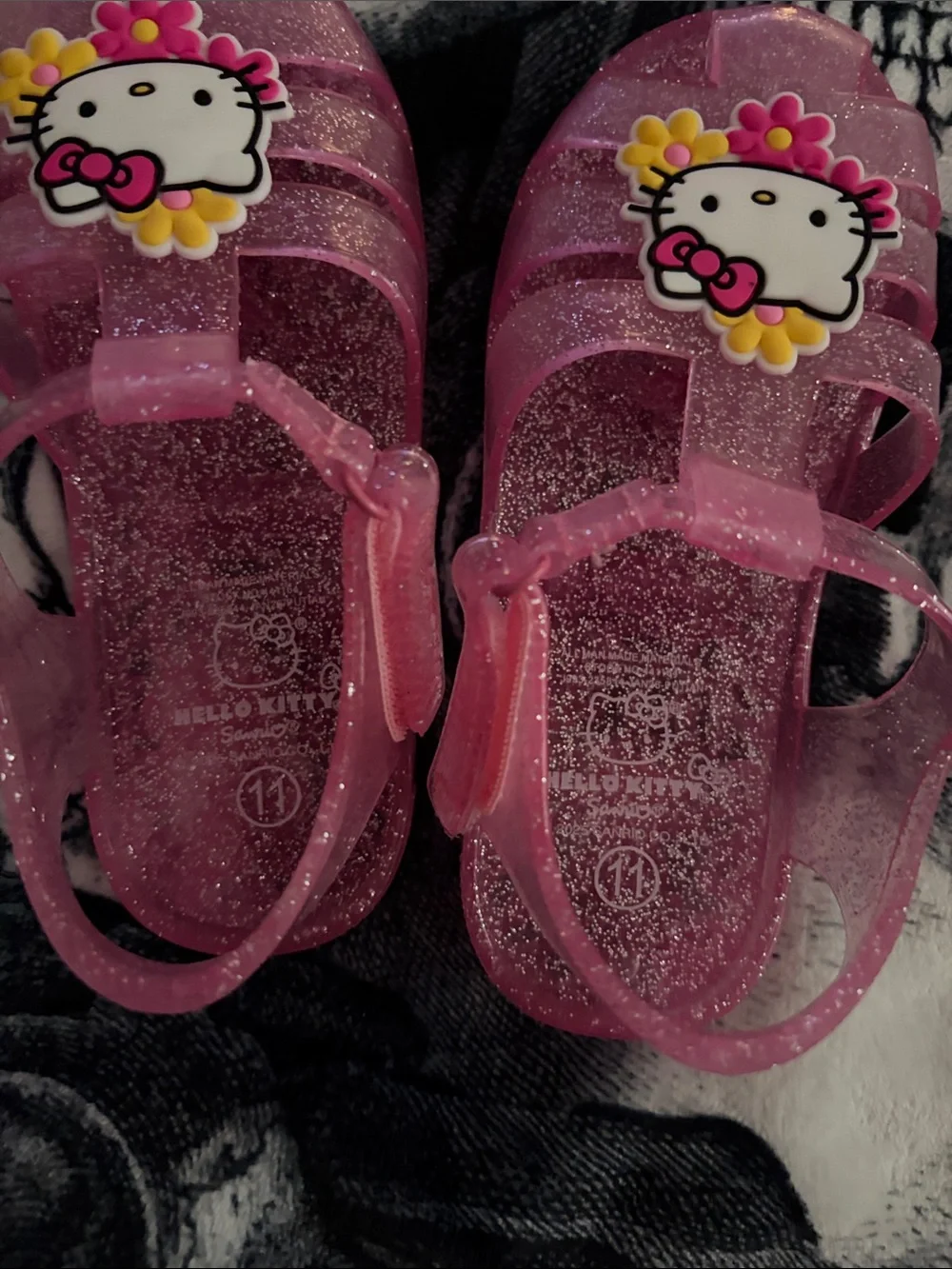 Hello Kitty Glitter Pink Jelly Sandals with Flower Charm BRAND NEW